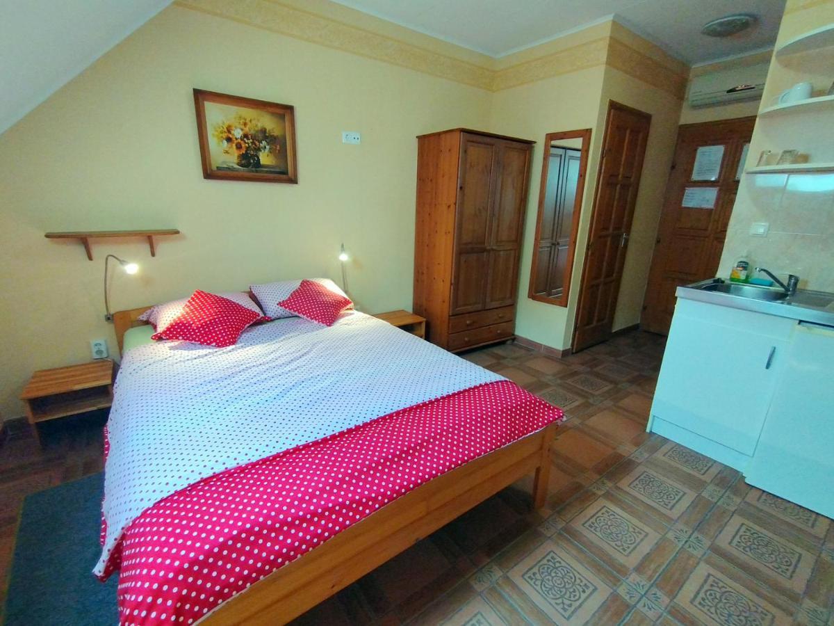 Burg Apartman Gyula Zewnętrze zdjęcie