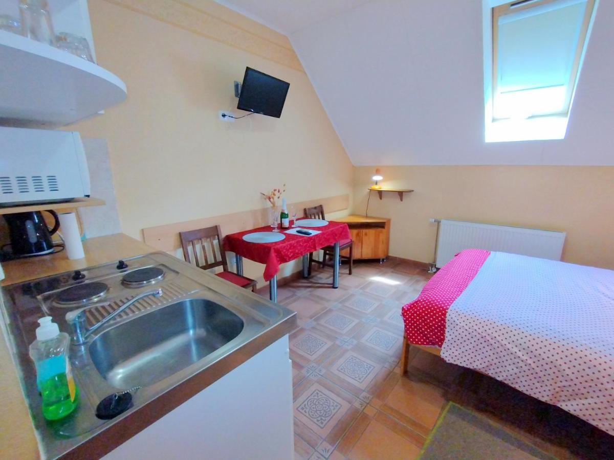 Burg Apartman Gyula Zewnętrze zdjęcie