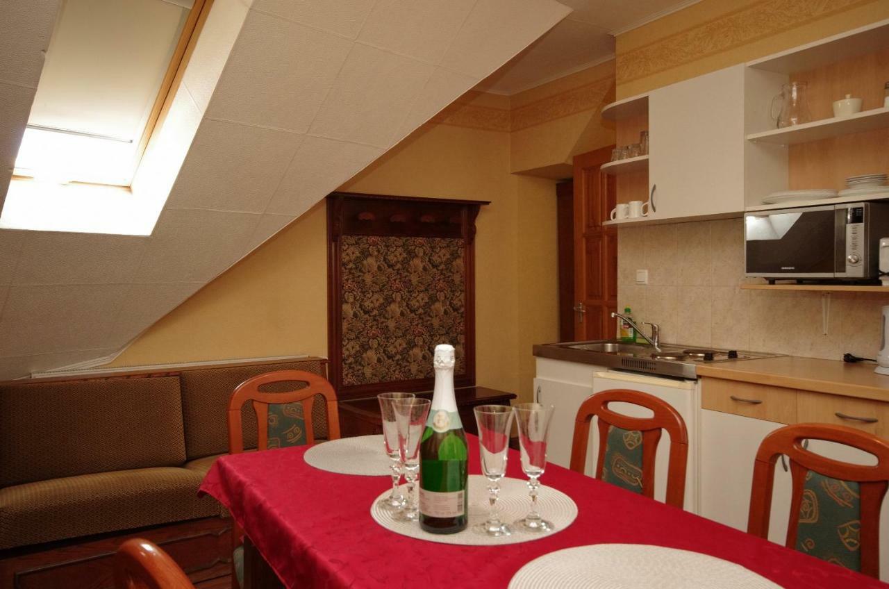 Burg Apartman Gyula Zewnętrze zdjęcie