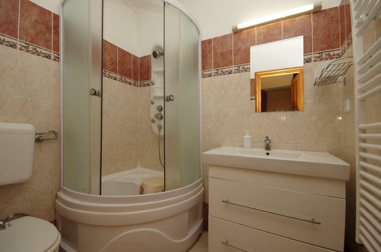 Burg Apartman Gyula Zewnętrze zdjęcie
