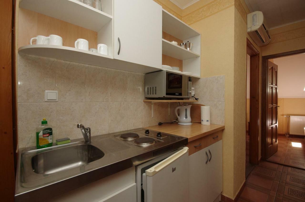 Burg Apartman Gyula Zewnętrze zdjęcie