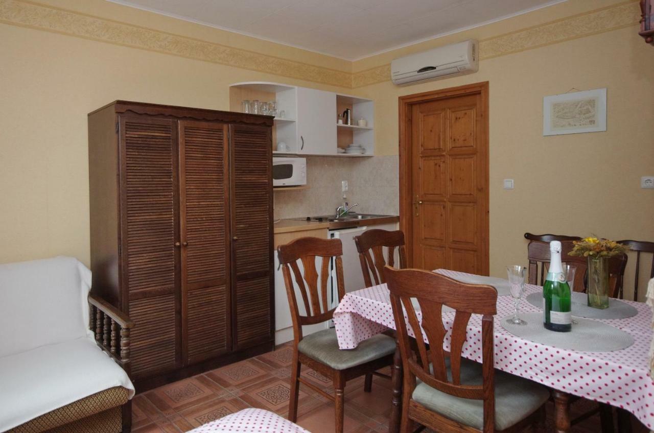 Burg Apartman Gyula Zewnętrze zdjęcie