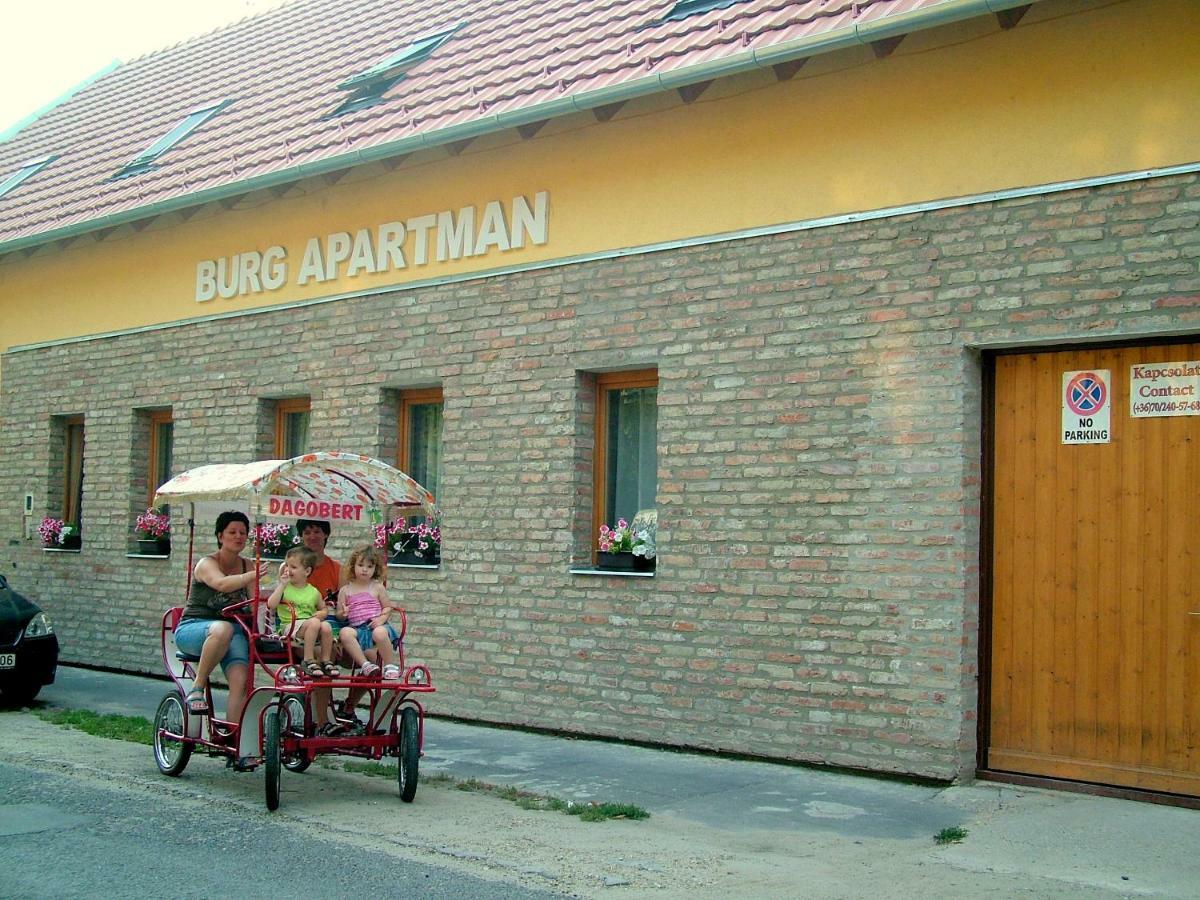 Burg Apartman Gyula Zewnętrze zdjęcie